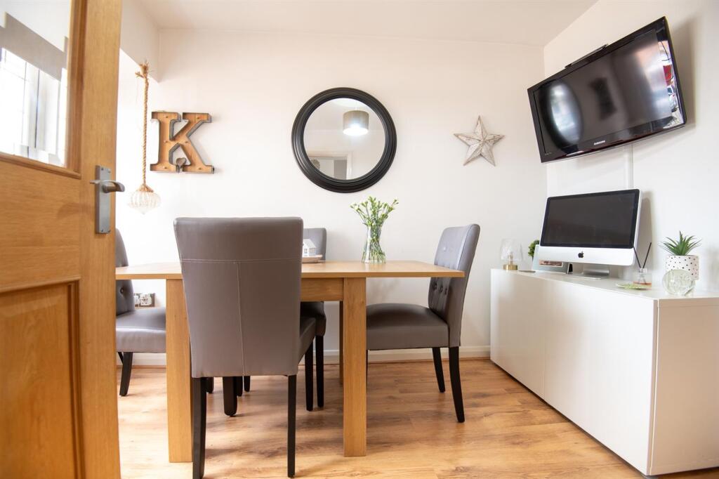 House in Wellingborough, Glenvale Park - View 5