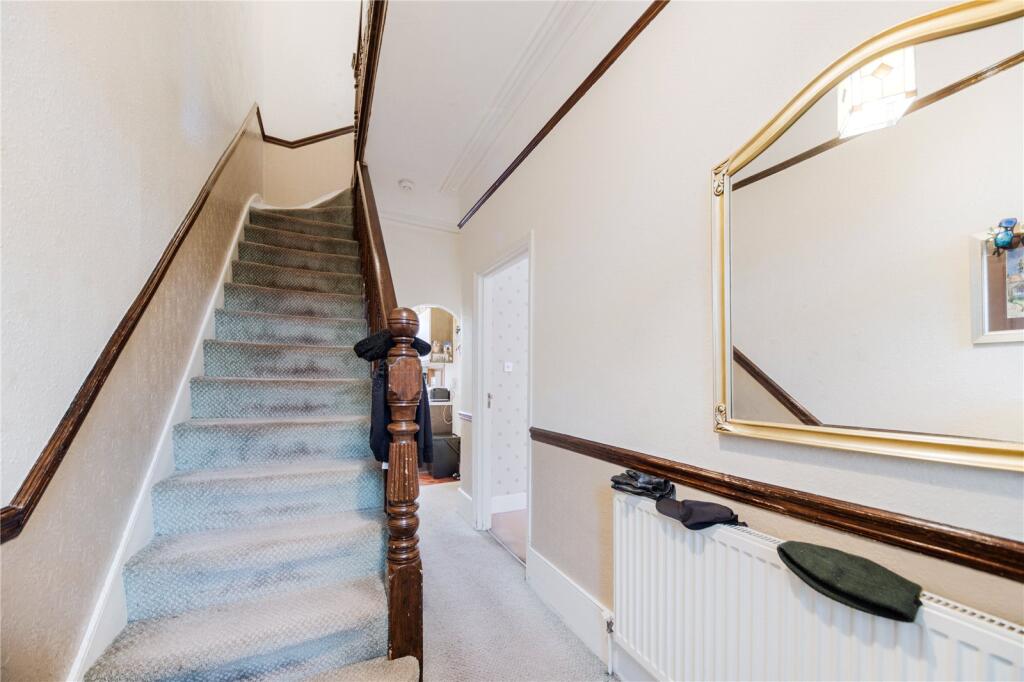 House in London - View 2