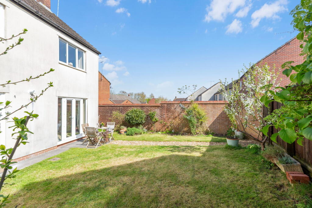 Bell Chase, Yeovil, BA20 2FE photo 5