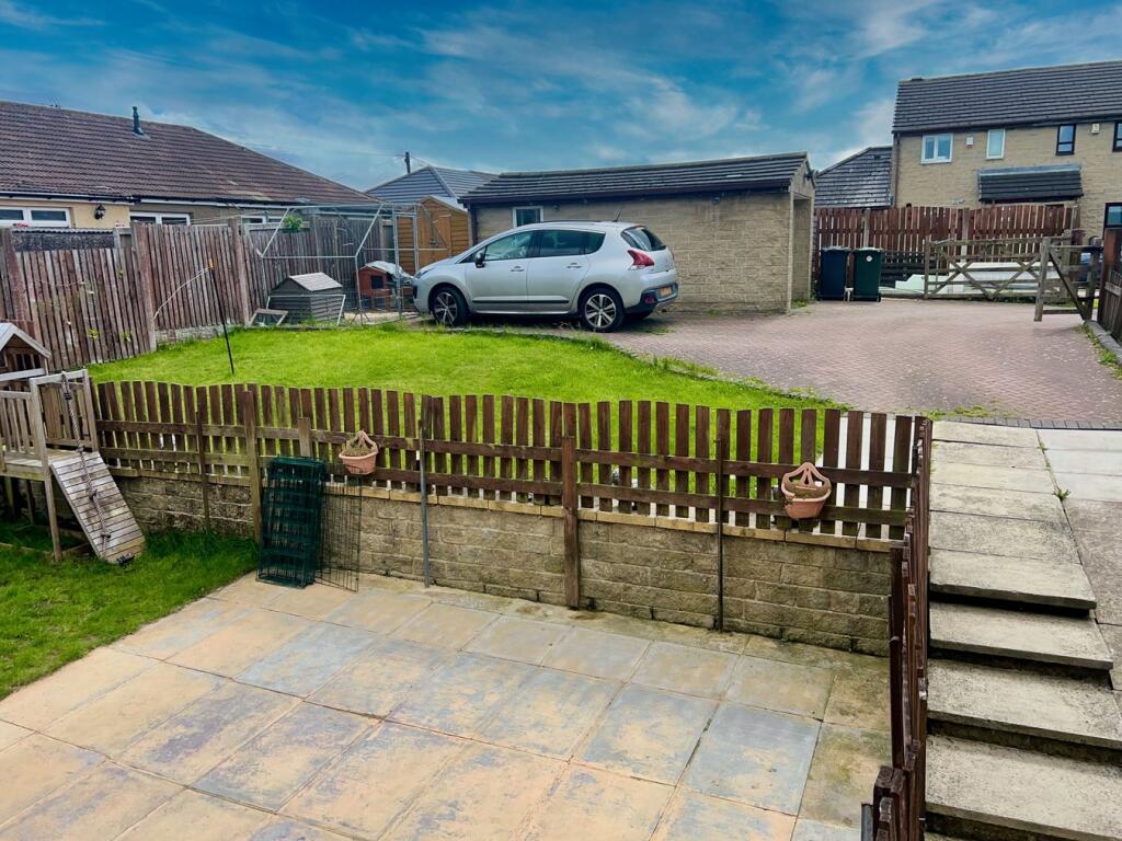Redwood Close, Long Lee, Keighley, BD21 photo 3
