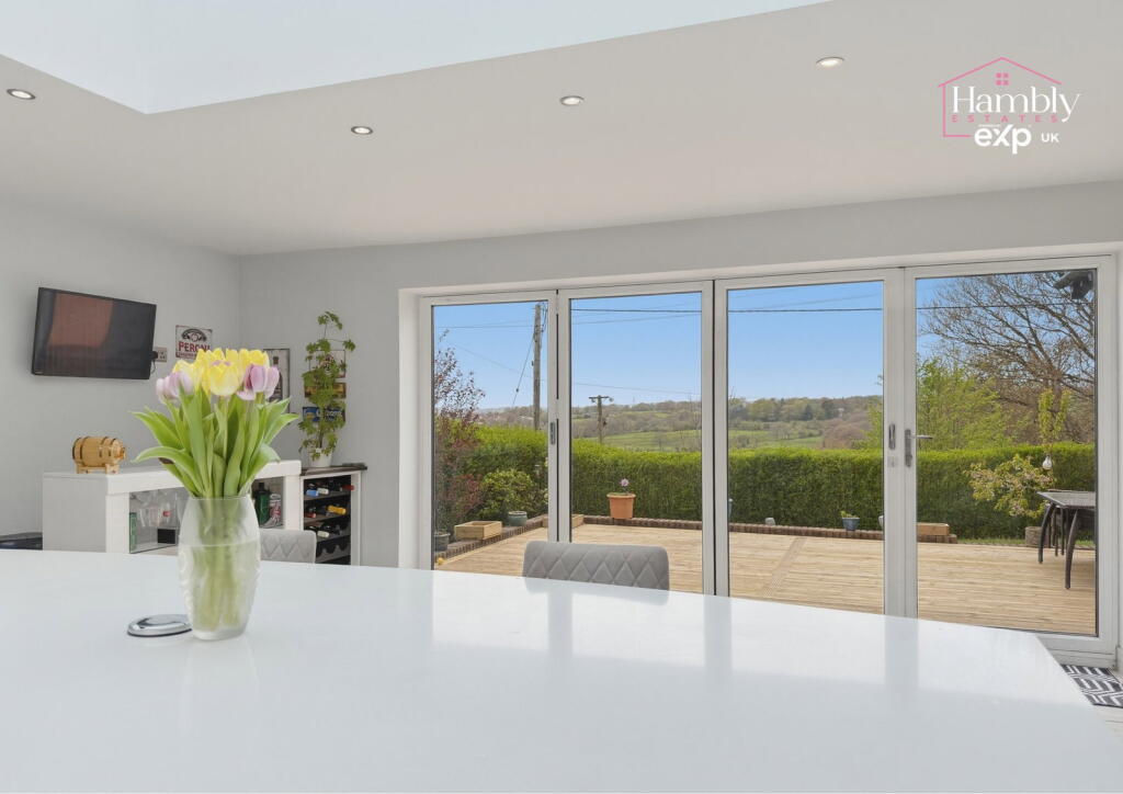 House in Newport - View 5