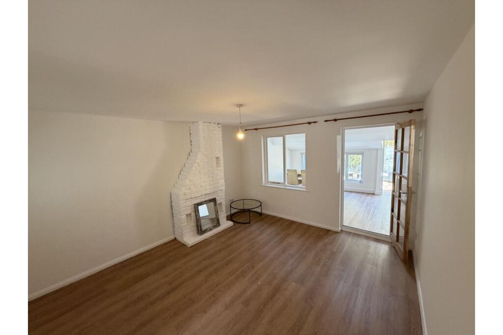 House in Eastleigh, Millers Dale South, Chandler's Ford - View 5