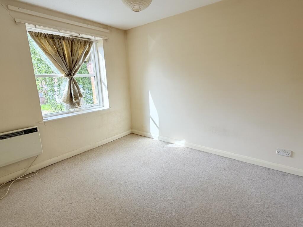 Beacon Hill Road, Hindhead, Surrey, GU26 photo 4