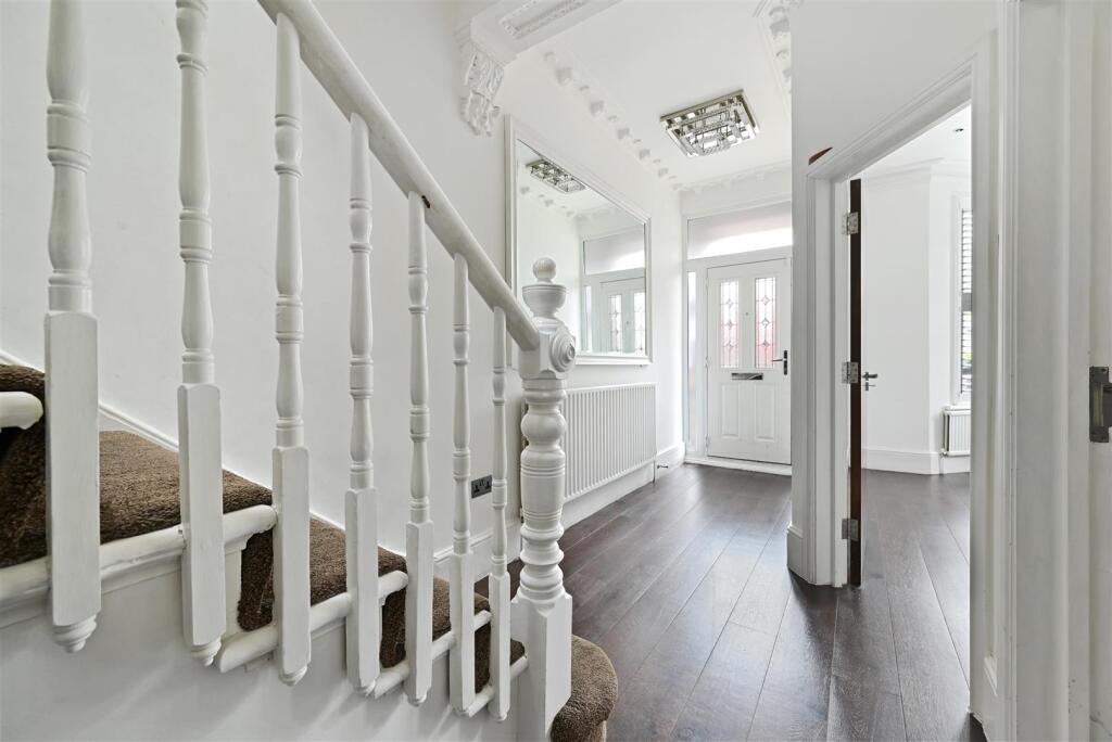 House in London - View 3