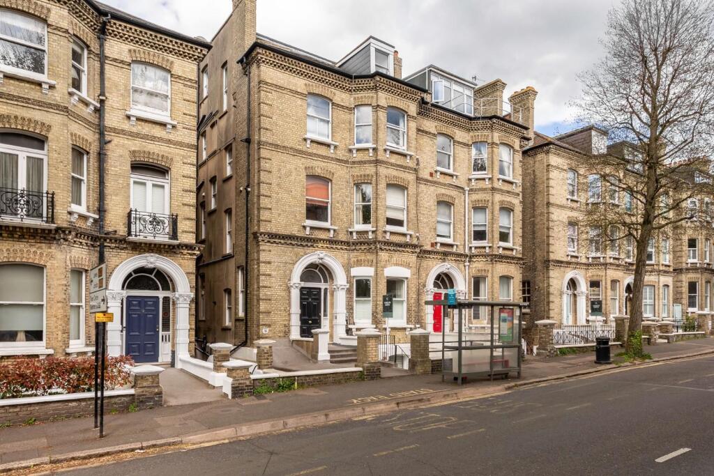 2-bed flat on Cromwell Road, Hove, £500,000