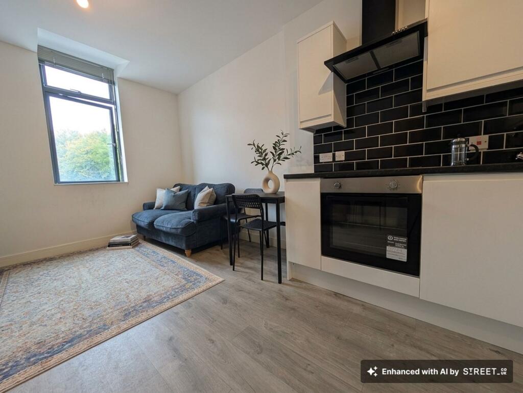 Apartment in Southampton - View 4