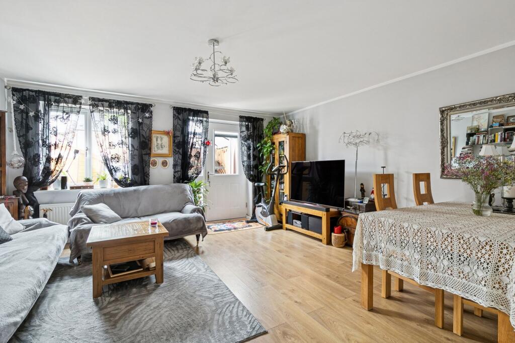 House in Milton Keynes - View 3