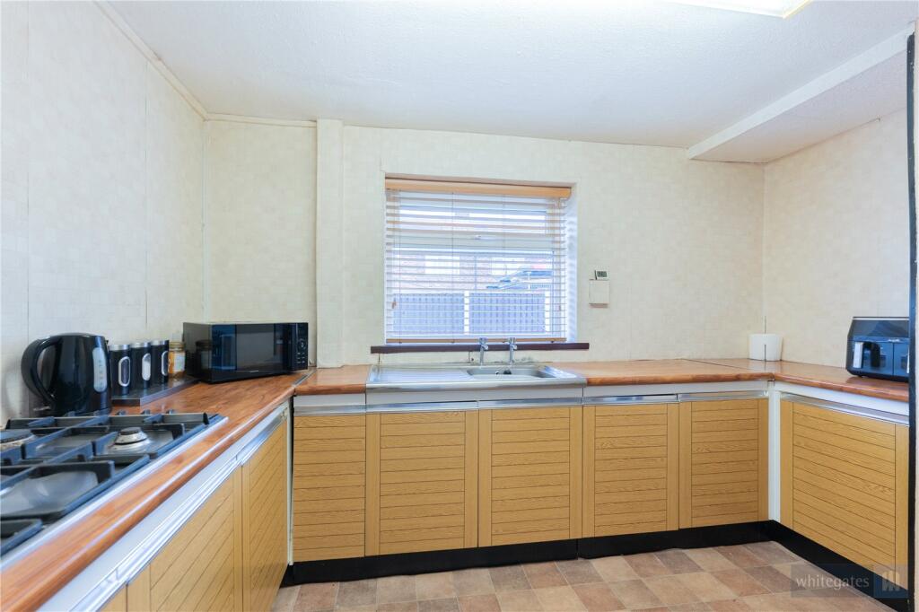 Burns Grove, Liverpool, Merseyside, L36 photo 4