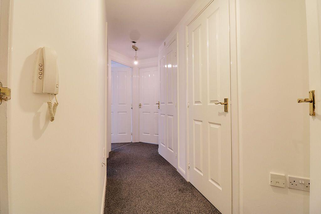 Apartment in Sandwell, West Midlands - More