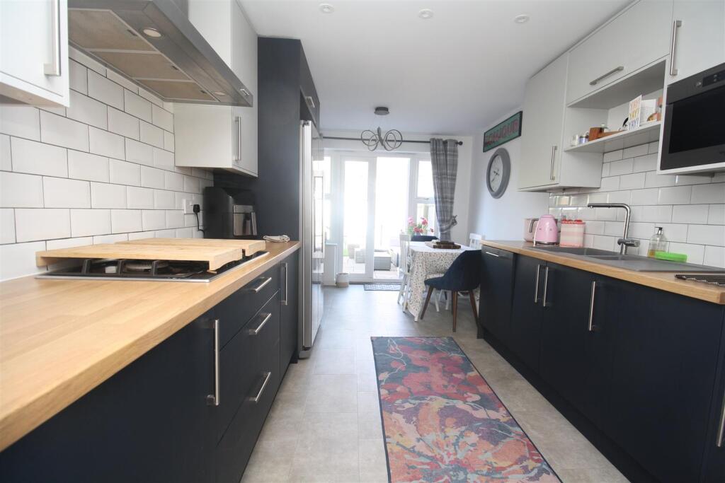 Colossus Way, Bletchley, Milton Keynes photo 4