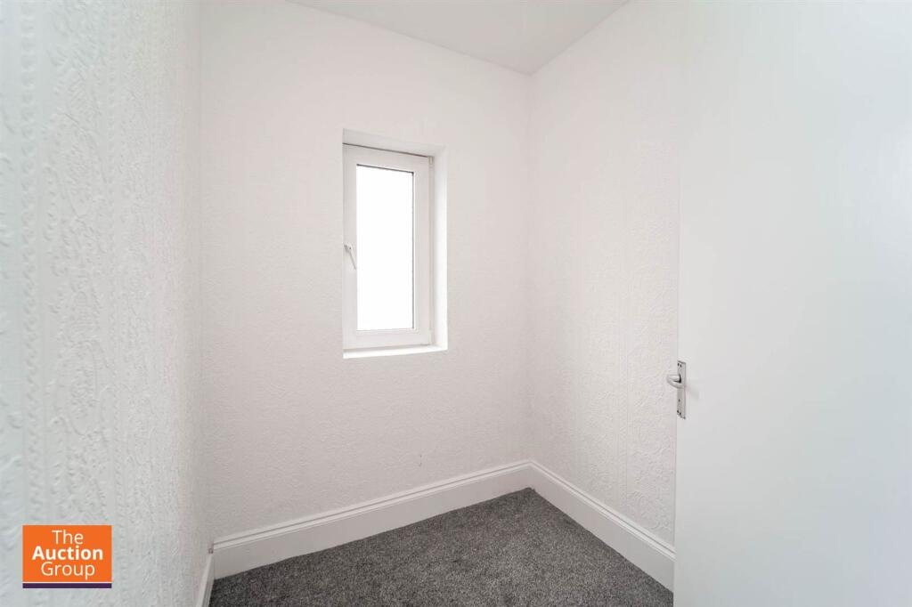 Paulden Avenue, Oldham, OL4 photo 3