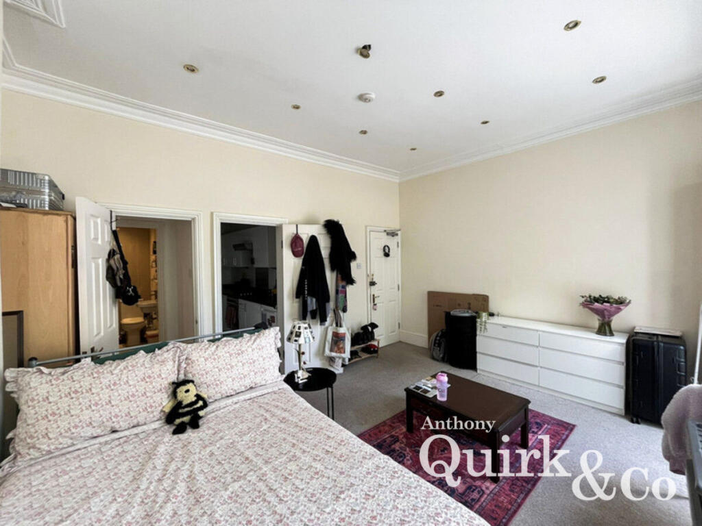 Studio flat for rent
