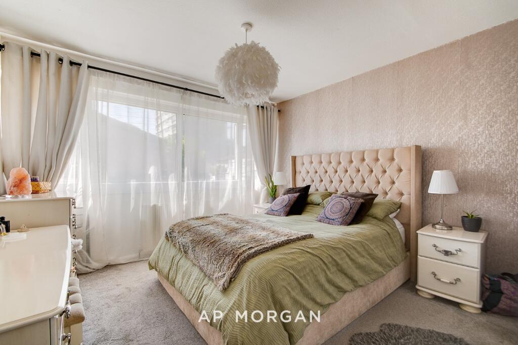 House in Birmingham, West Midlands - More