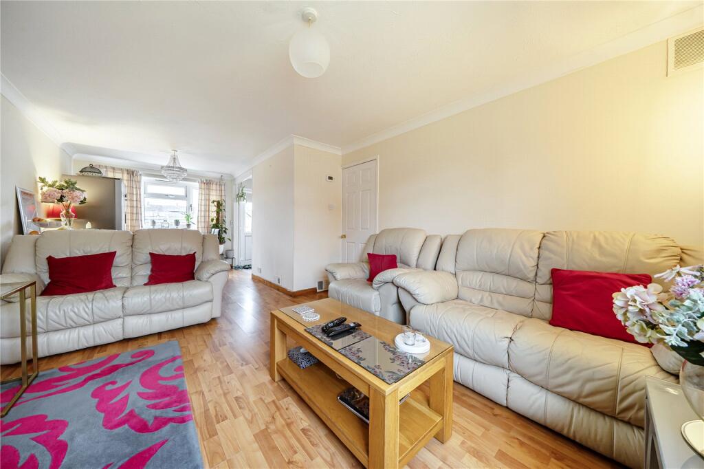 Blenheim Drive, Bicester - View 3