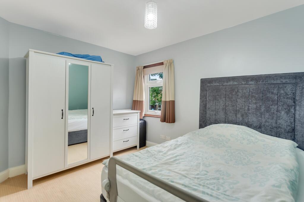 House in London - View 5