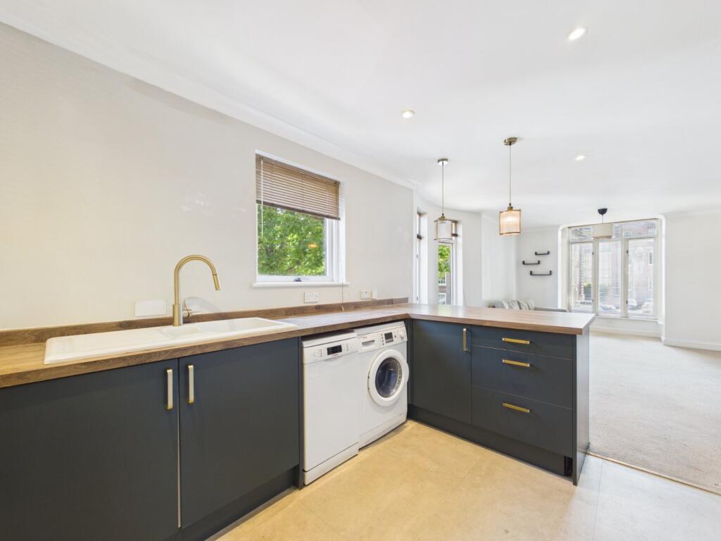 Apartment in Worcester, Barbourne - View 4