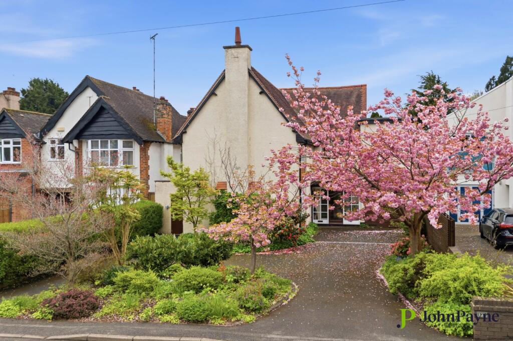 Main image of property: Beechwood Avenue, Earlsdon, Coventry, CV5