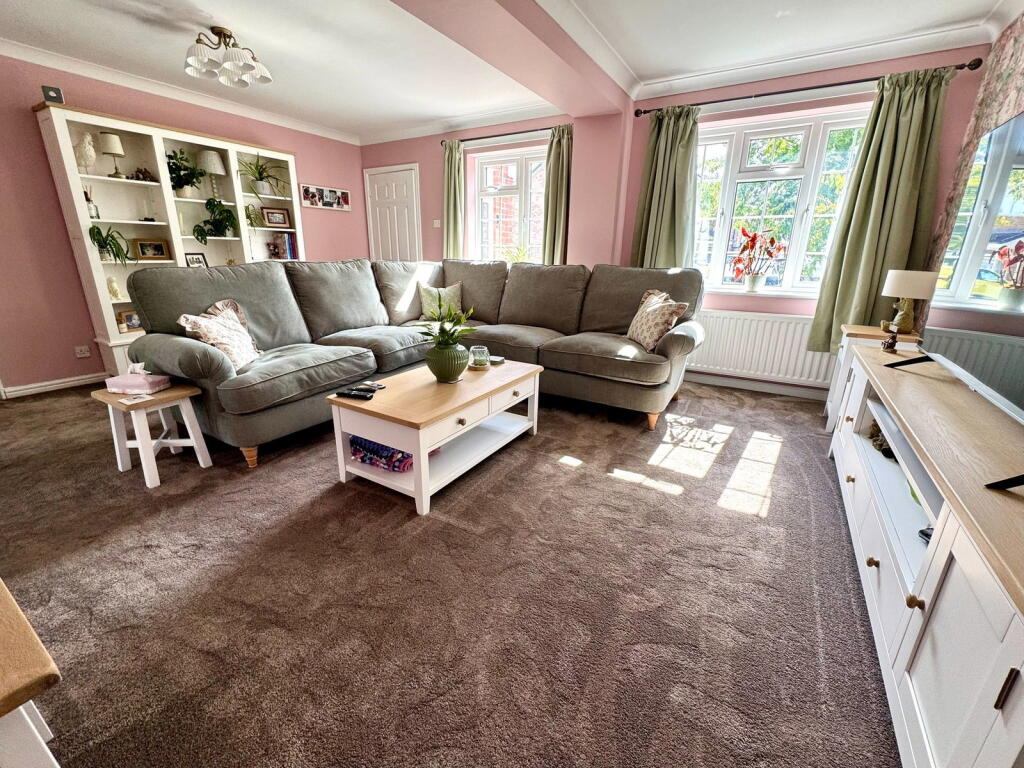 House in Ingleby Barwick, Beckfields, Stockton-on-Tees - View 3