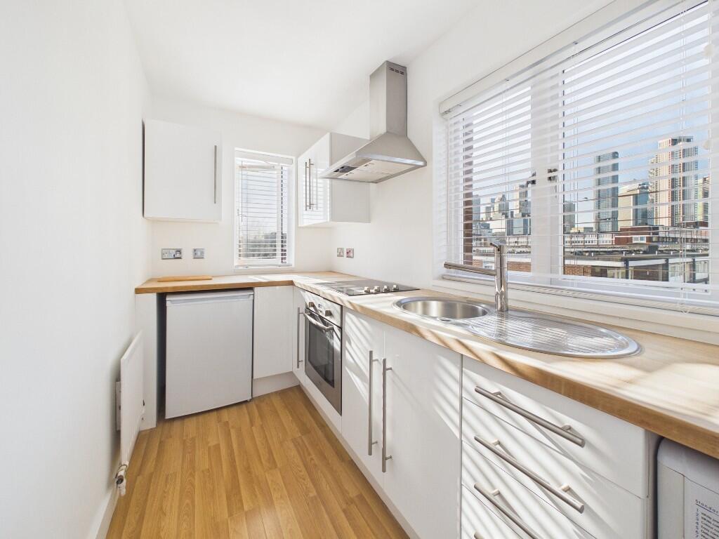 Main image of property: Amsterdam Road, London, E14