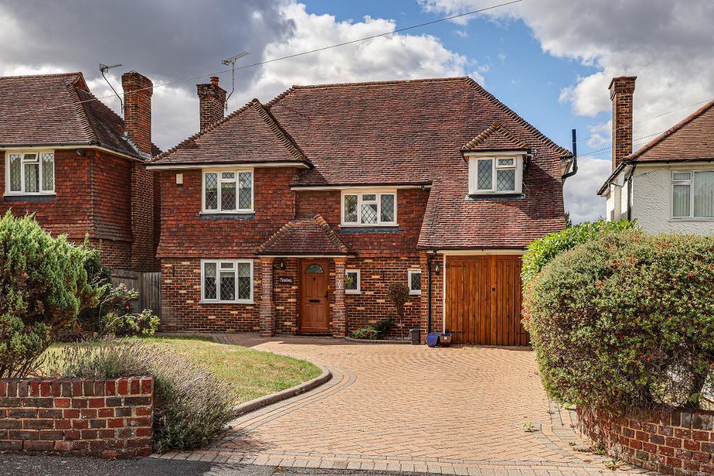 Main image of property: Ewhurst Avenue, Sanderstead, Surrey, CR2 0DH