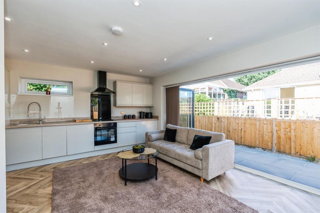 House in Southampton, Brown Hill, North Baddesley - View 2
