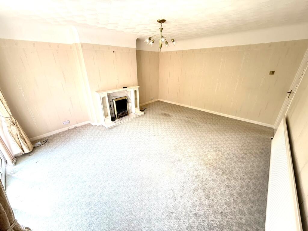 House in Ellesmere Port, Childer Thornton - View 2