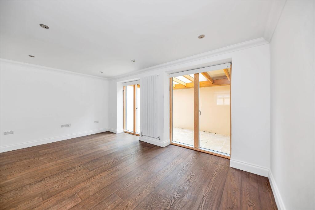 House in Cambridge, The Willows, Chesterton - View 4