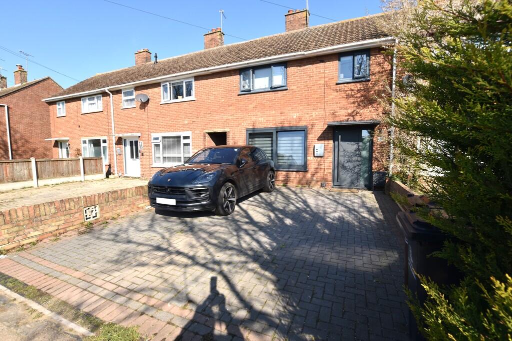 3-bed terraced on Queen Elizabeth Way, Colchester, £295,000