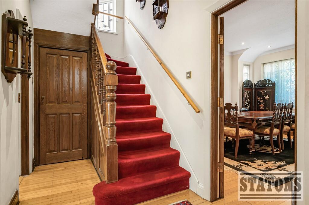 House in London, Totteridge - View 2
