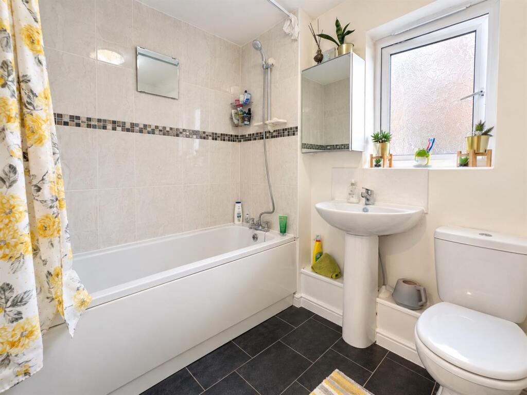 Apartment in Manchester, Brunswick, Chorlton-on-Medlock - View 4