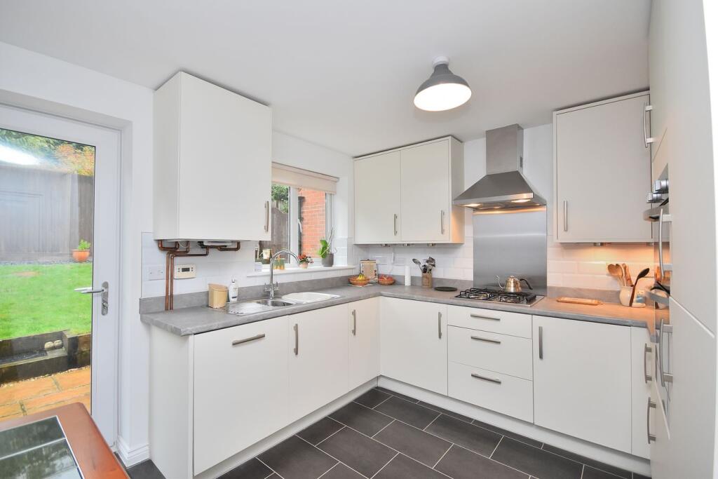 Hedgerow Lane, Northampton, NN3 photo 4