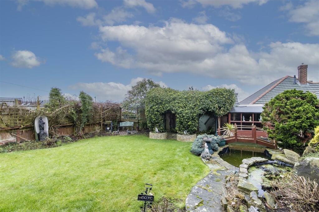 Welbeck Drive, Wingerworth, Chesterfield photo 2
