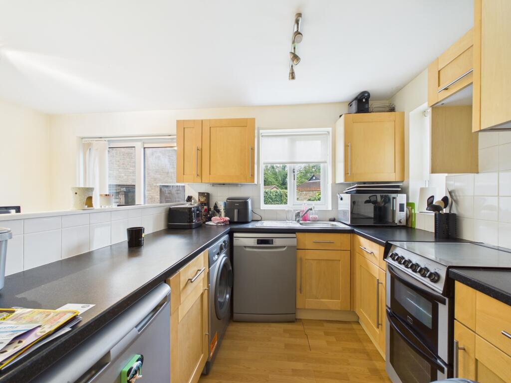 Longstock Close, Oakwood photo 4