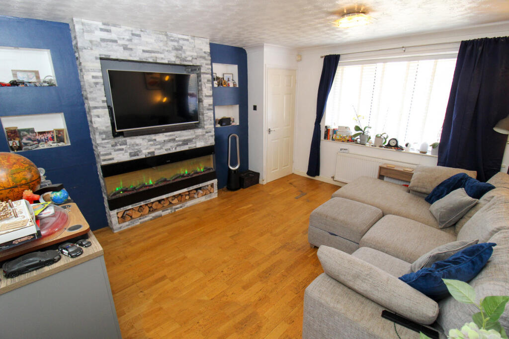 Tyne Close, Wellingborough, NN8 - View 3