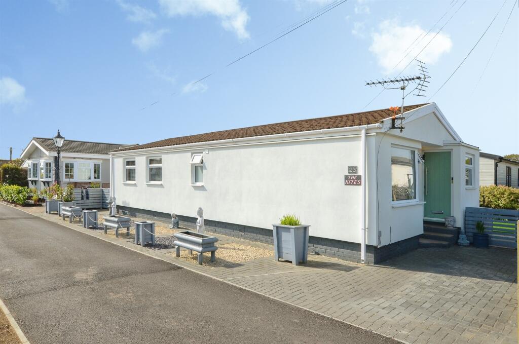 Main image of property: Half Moon Lane, Pepperstock, Luton