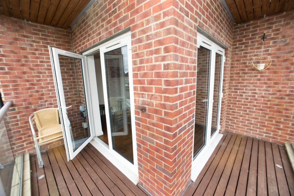 Apartment in Newcastle upon Tyne - View 4