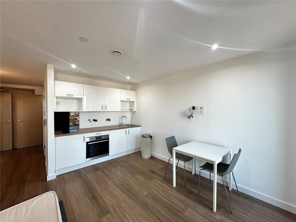 Apartment in Manchester - View 4