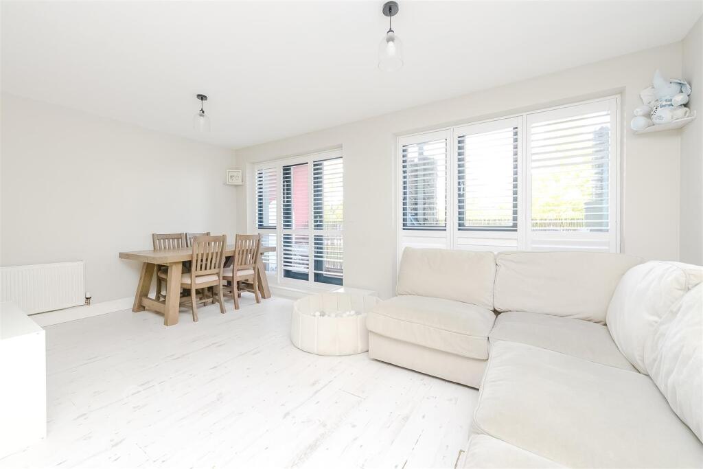 Apartment in Dartford - View 5