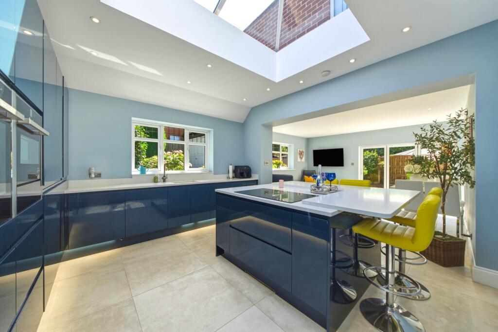House in Nottingham, Wollaton Vale - View 3