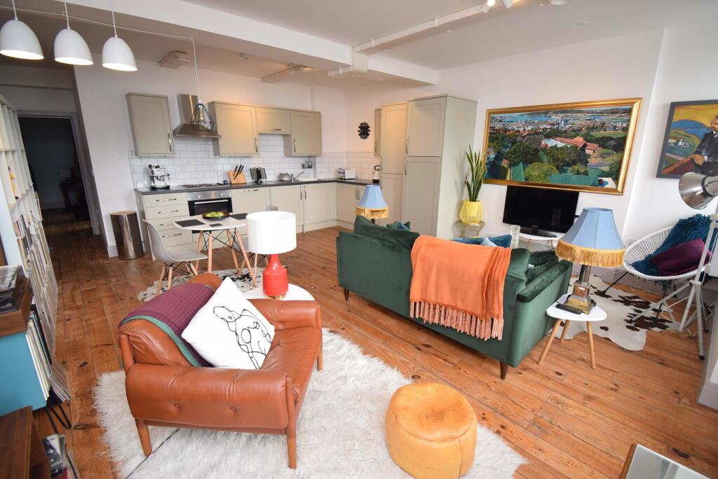 Apartment in Newport, City Centre, Stow Hill - View 5