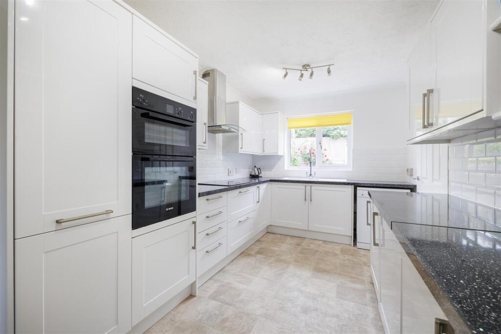Dukes Drive, Halesworth photo 3