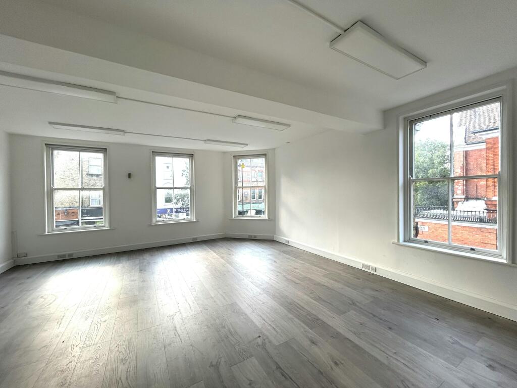 Interior 2.jpg