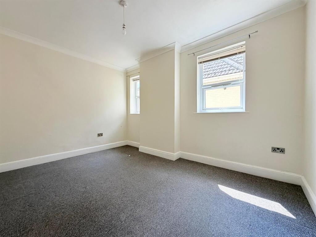 Apartment in Poole - View 3