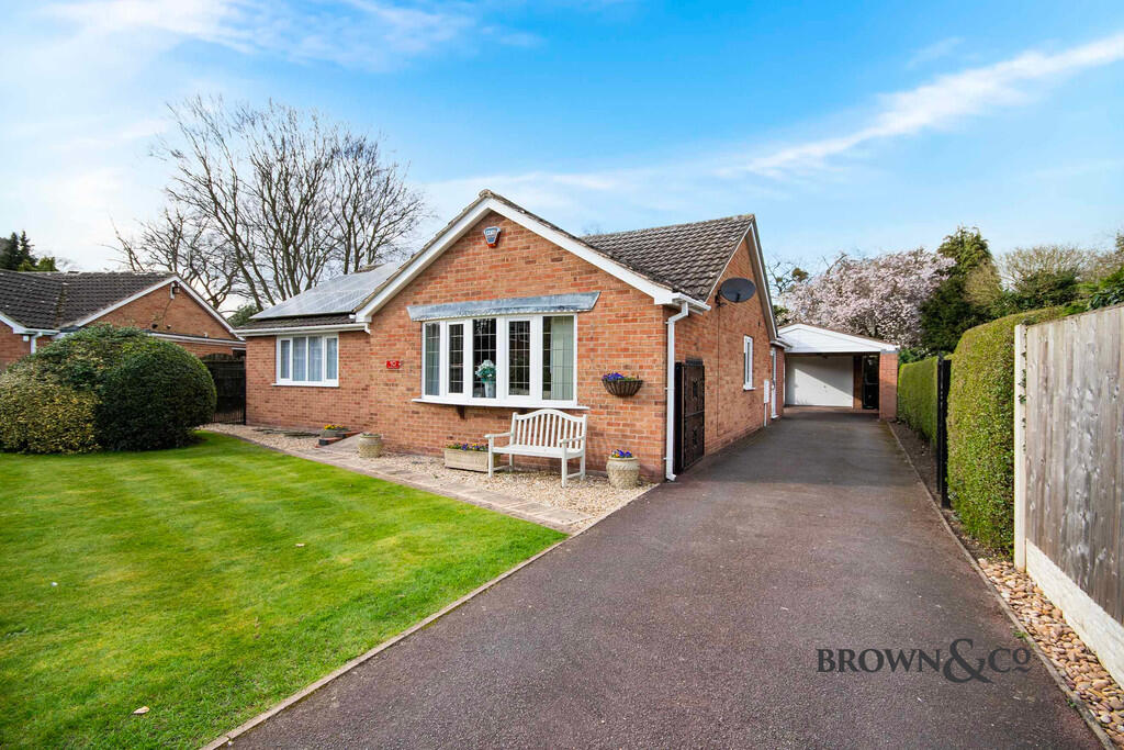 2-bed detached on West Court, Retford, £395,000