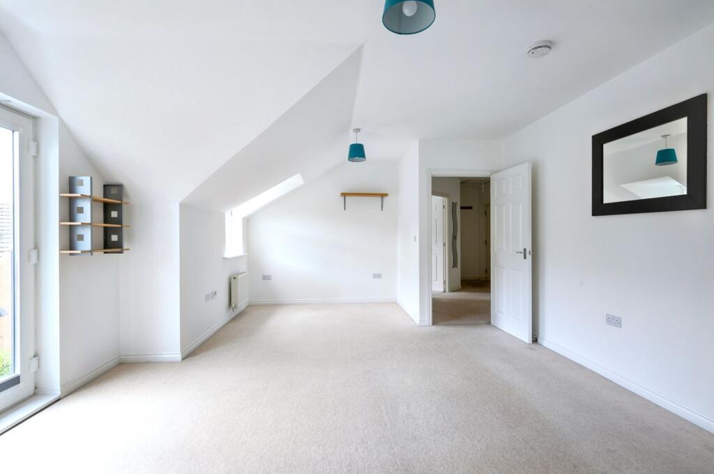 Apartment in Fareham, Hill Park - View 4