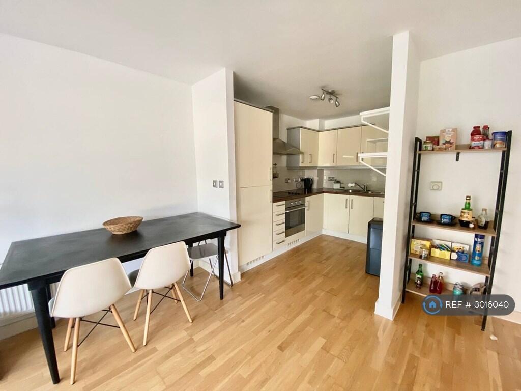 Apartment in London - View 5