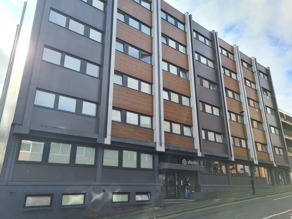 Studio flat on 48 Keele House, The Midway, Newcastle under lyme, ST5 1LD, £45,000