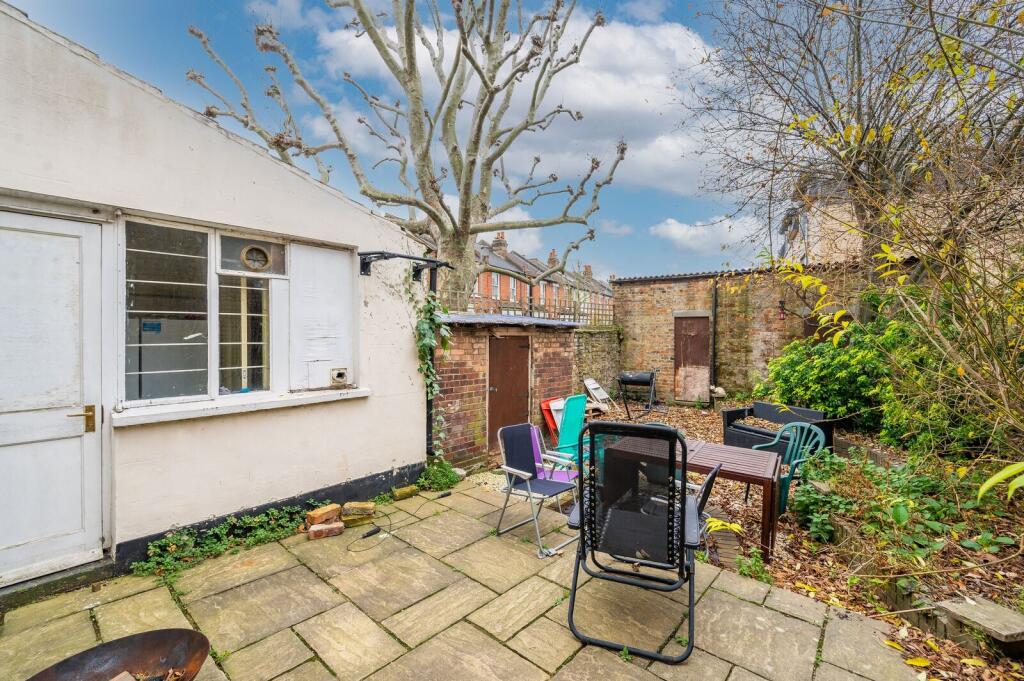 House in London - View 4