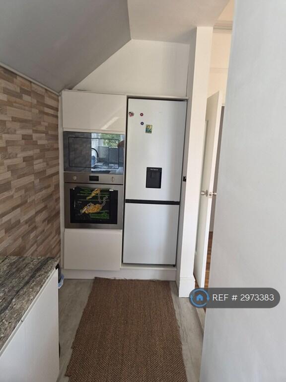 Apartment in Brighton - View 4
