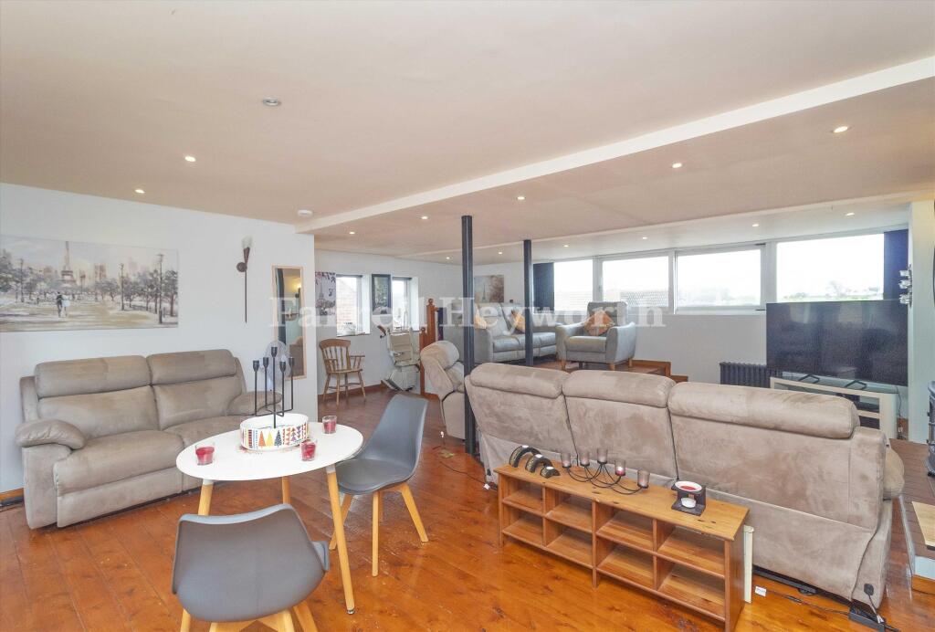 2-bed semi-detached on Links Road, Knott End On Sea, Poulton Le Fylde, £229,950